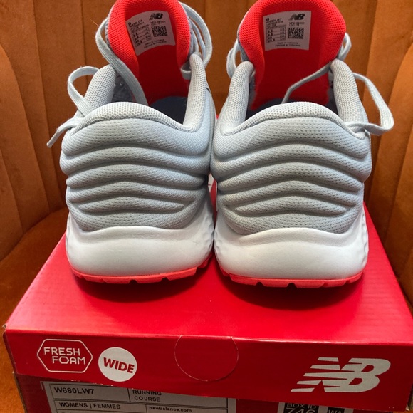 New Balance Women's Size 8.5 Grey Running Shoes Sneakers - Picture 11 of 13